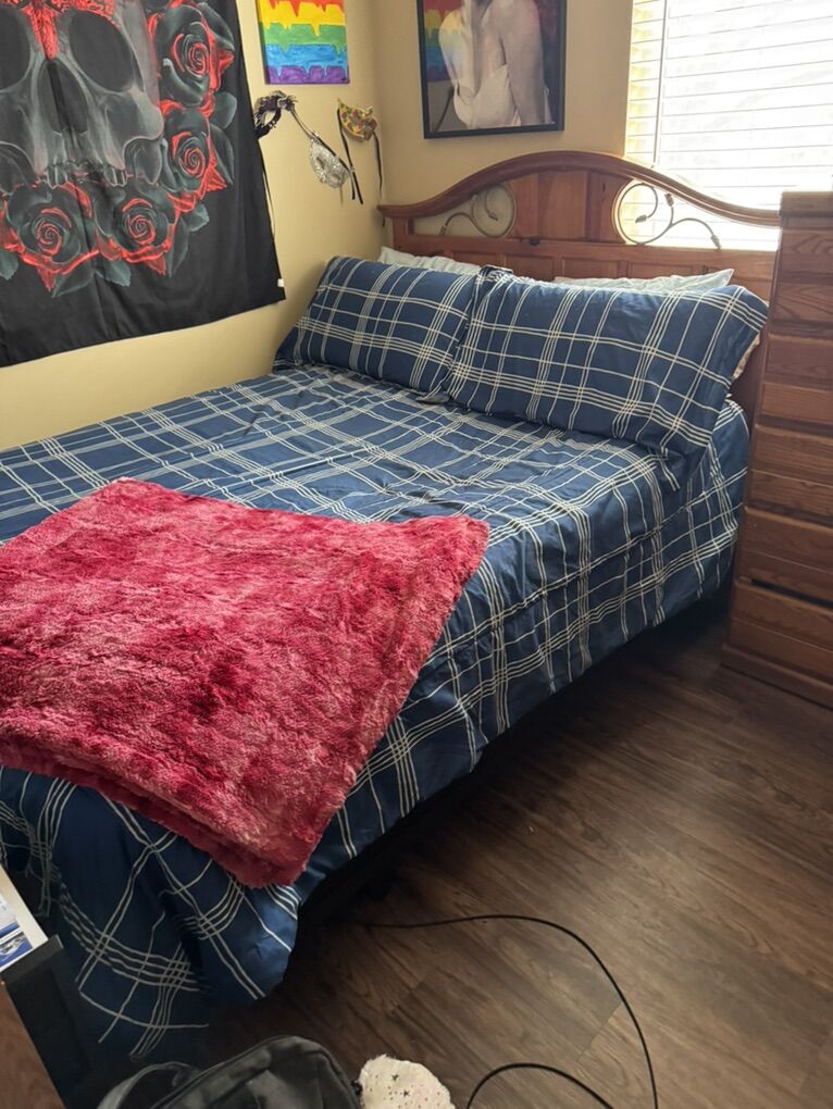 Queen Bed And Dresser