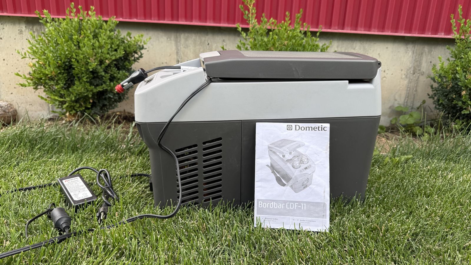 Dometic CDF-11 Portable Electric Fridge/Freezer (10.5L) – Excellent Condition