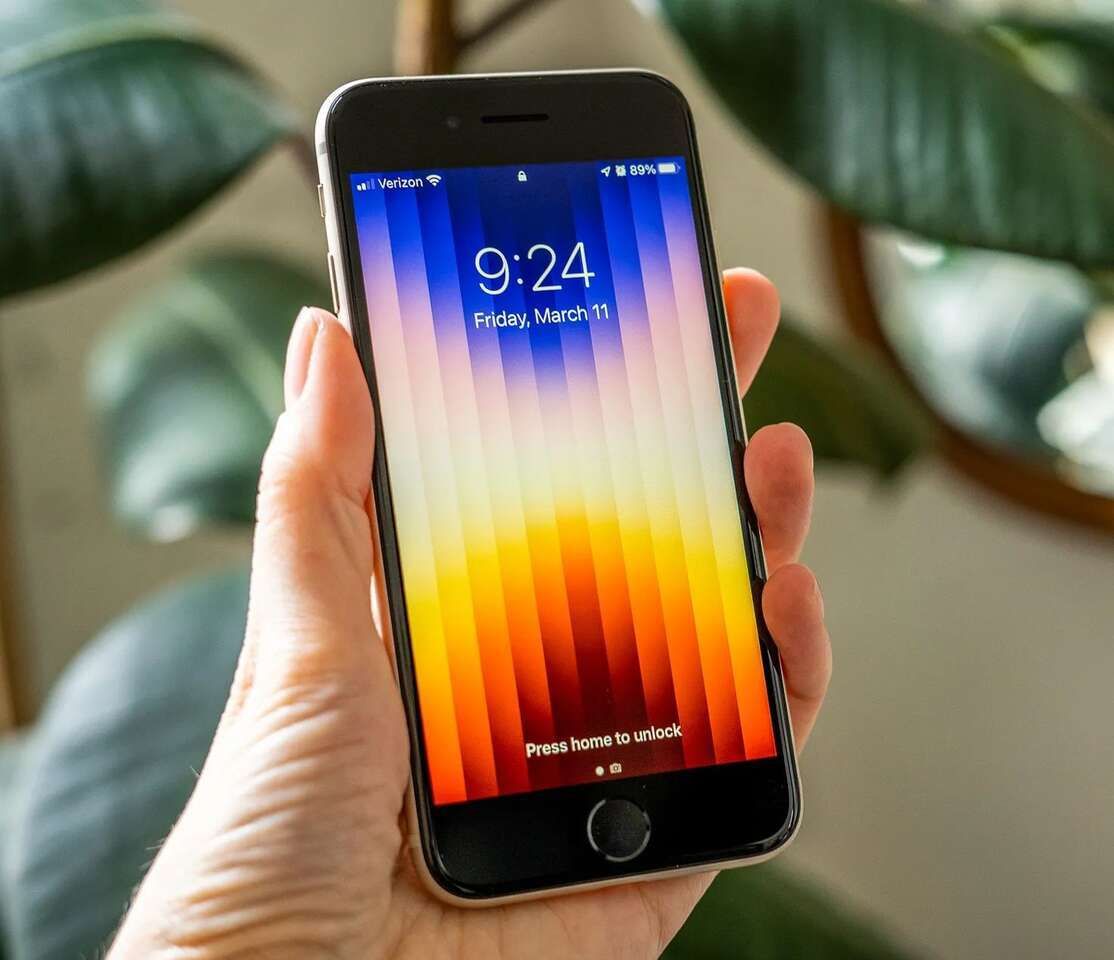 iphone SE 3rd Generation 64 GB Unlocked