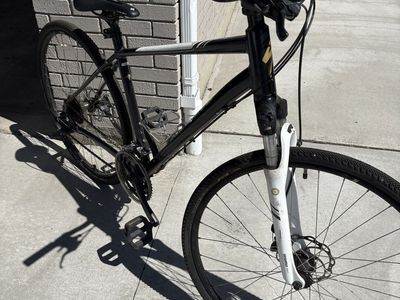 Specialized Ariel women’s L hybrid bicycle