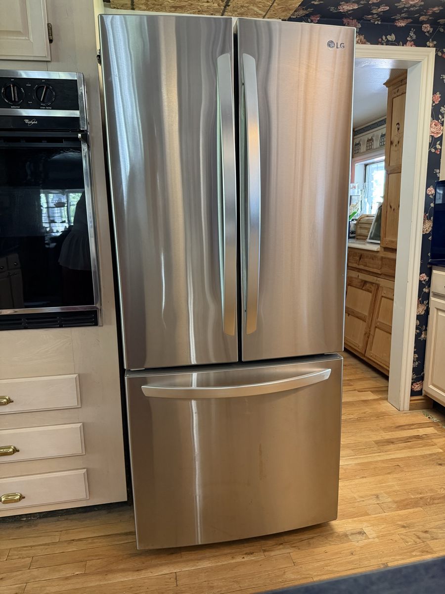 LG French Door with Ice Maker in Stainless