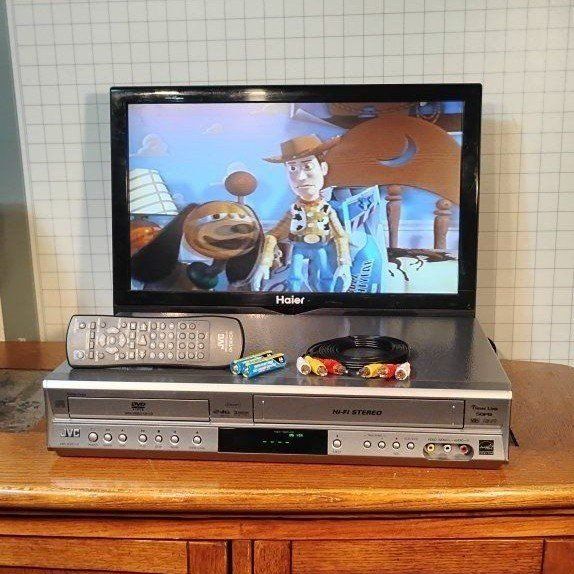 JVC VHS VCR DVD COMBO PLAYER WITH REMOTE
