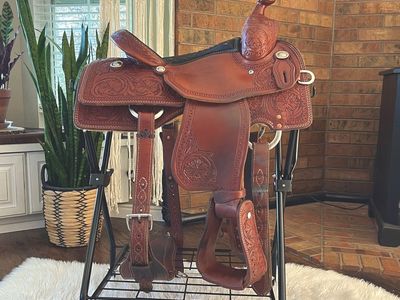 15in Reining Saddle Barely Used