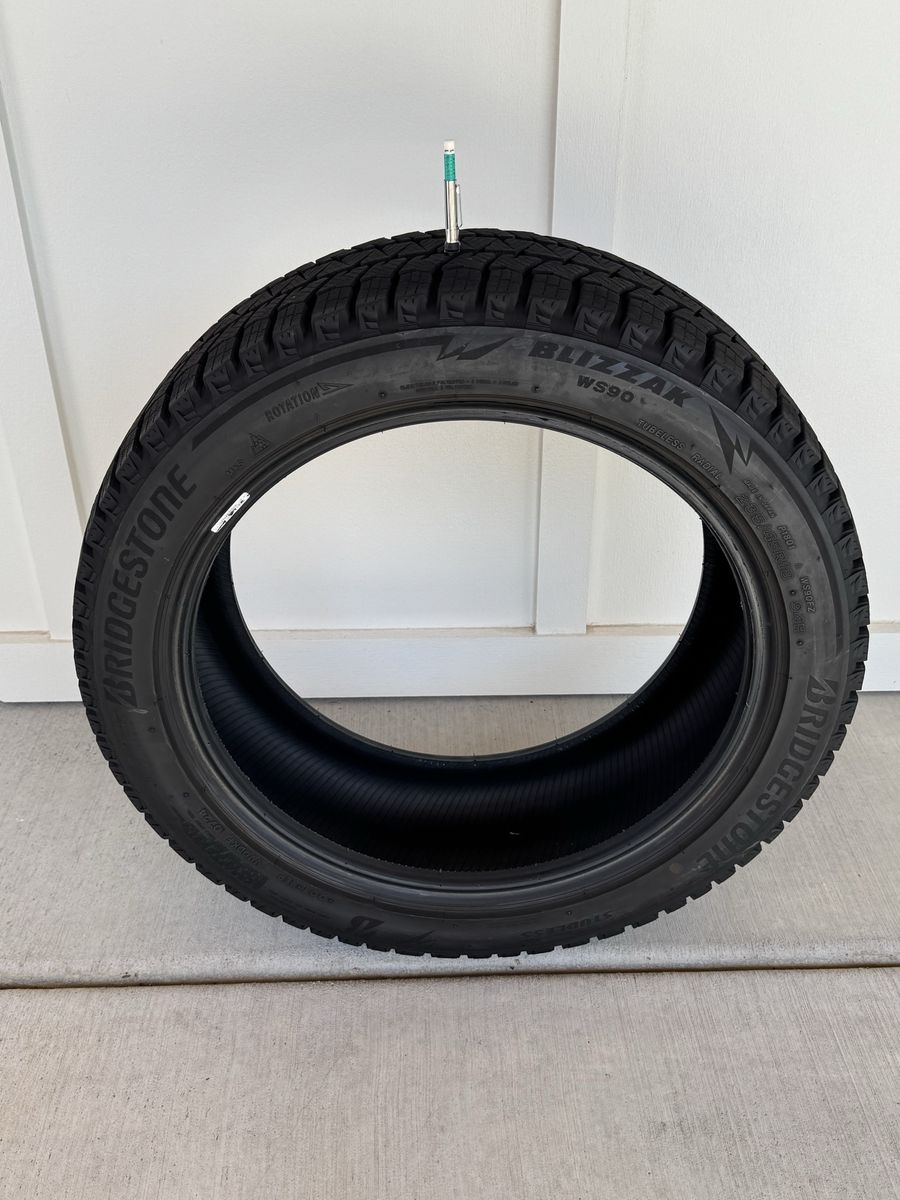 Nearly New - 4 Bridgestone Blizzak WS90 Winter Tires – 235/45R18
