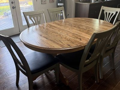 Oak Dinning Room Table