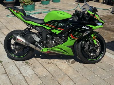 Ninja® ZX™-6R ABS KRT LOW MILES OBO