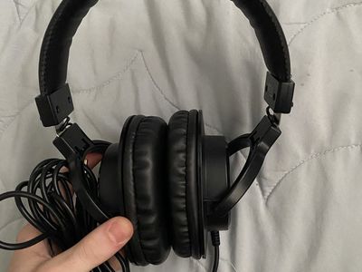 NEEWER NW-2000 Studio Monitoring Headphones - Wired Over-Ear, Black