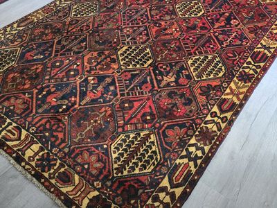 Beautiful Handknotted Wool Rug, 6'10" x 10'3"