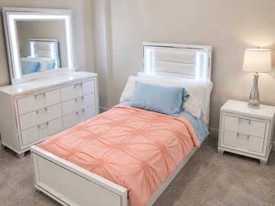 Luxury White Glam LED Bedroom Set – Lighted Headboard + Dresser, Mirror & Nightstand