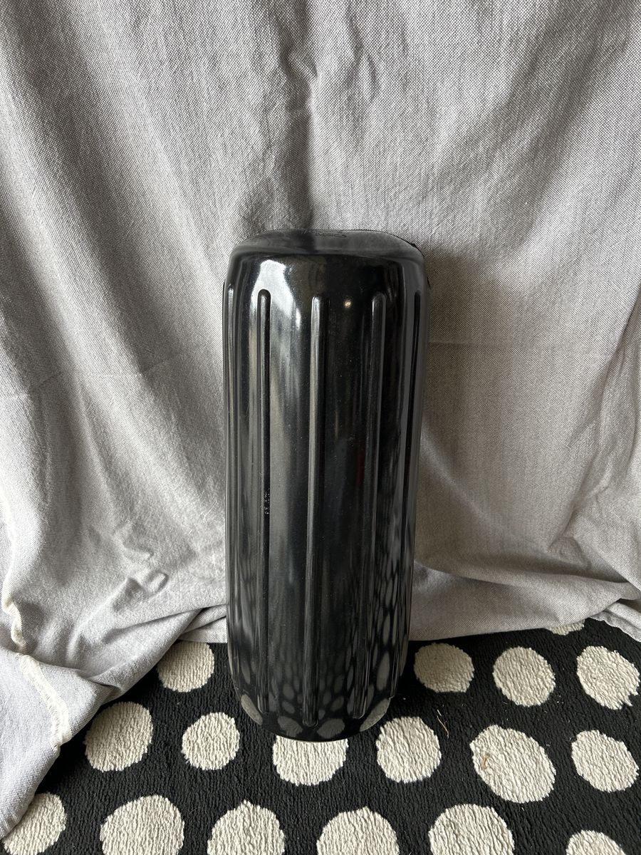Taylor mode cylinder buoys