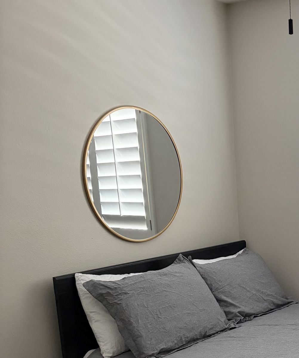 Gold mirror