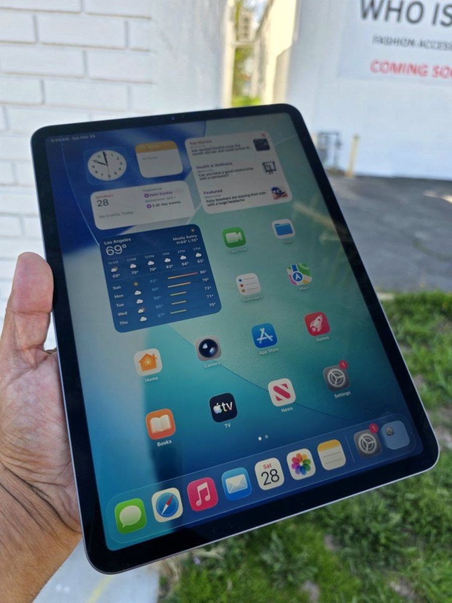ipad pro 11" 1TB 1000 GB Wifi with latest IOS 26.4
