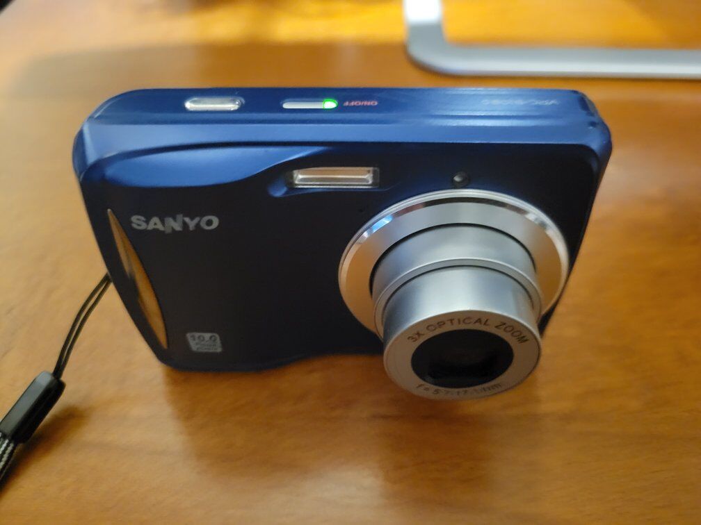Sanyo Xacti VPC-S1080 - Digital camera - compact -