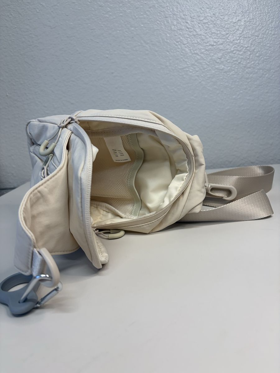 Main image 3