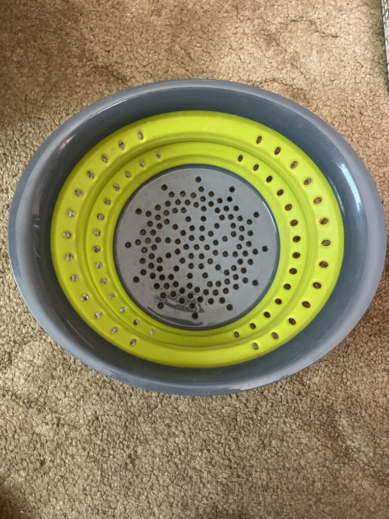 Ex Cond Plastic And Silicone Collapsable Colander