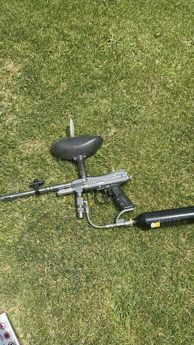 Spyder Victor Paintball Marker Kit w/ Tank, Hopper, and Paintballs - Ready to Play