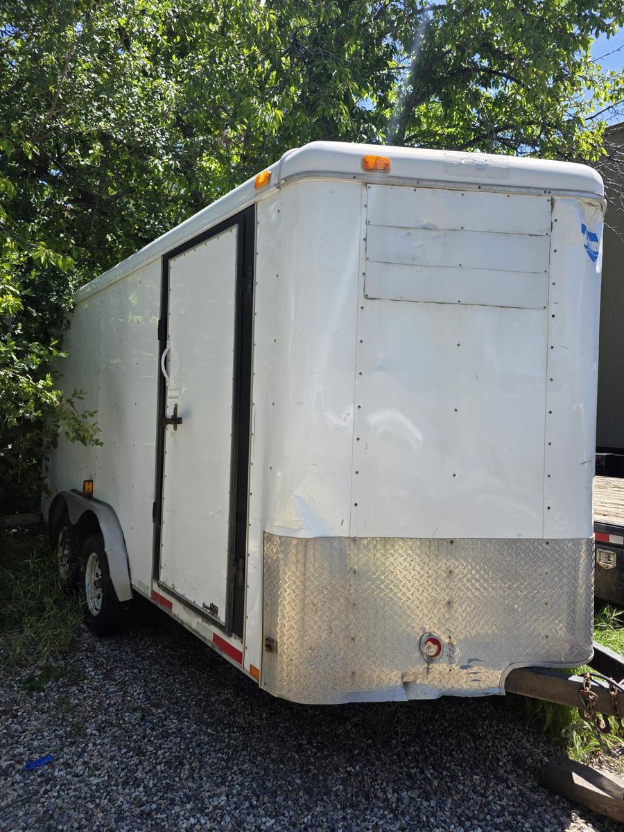 Interstate 14' enclosed trailer 2009