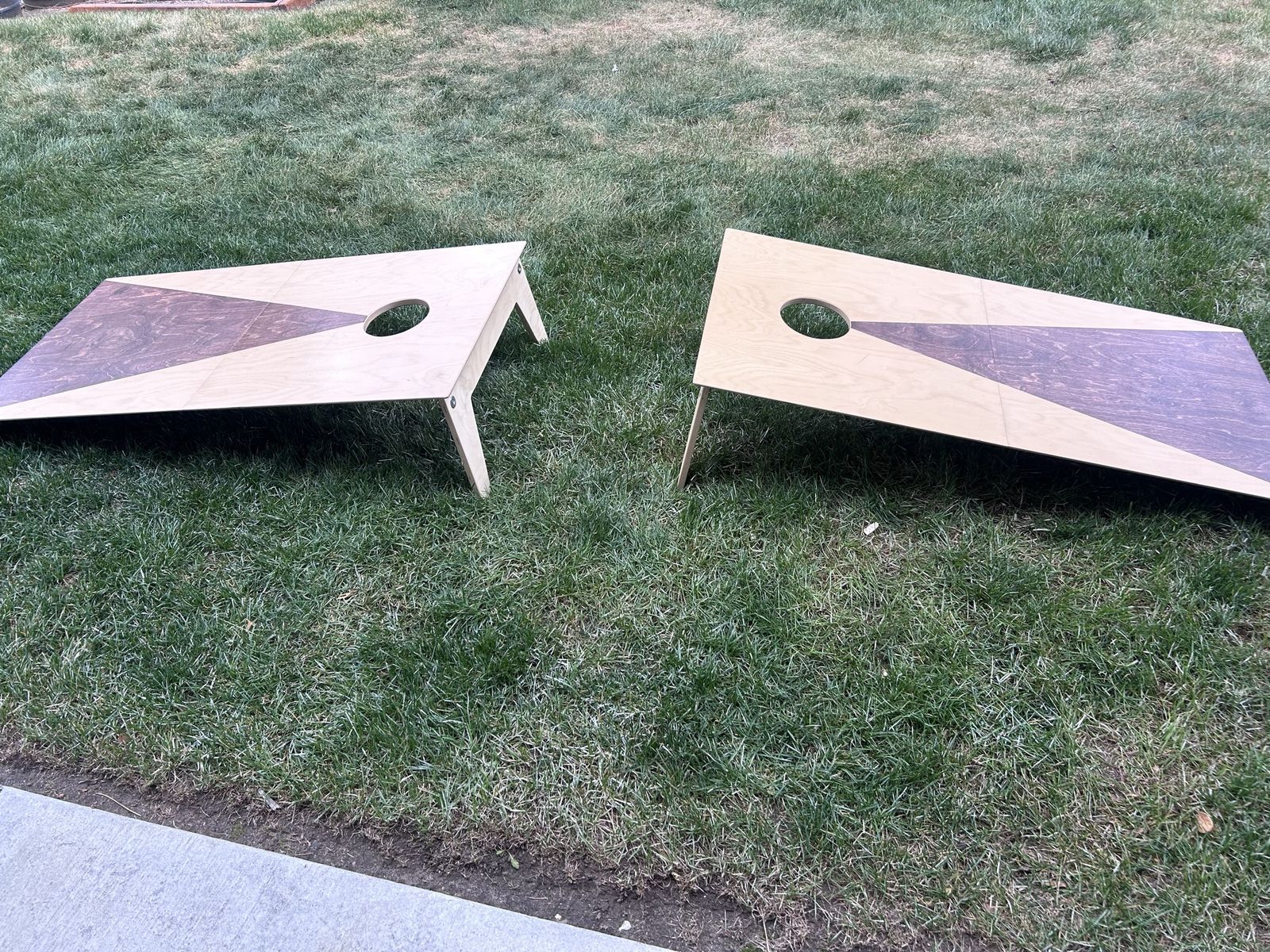 Folding cornhole set