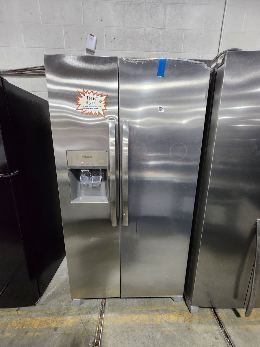 BRAND NEW! FRIGIDAIRE SIDE BY SIDE 26 CF FRIDGE