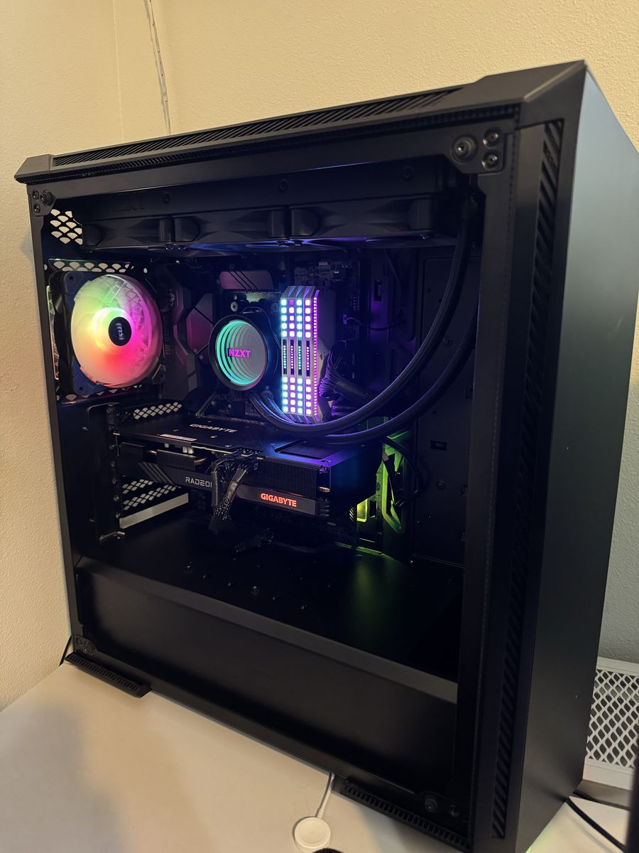 Gaming PC (Ryzen 7 5800X,RX 7600 XT 16gb)