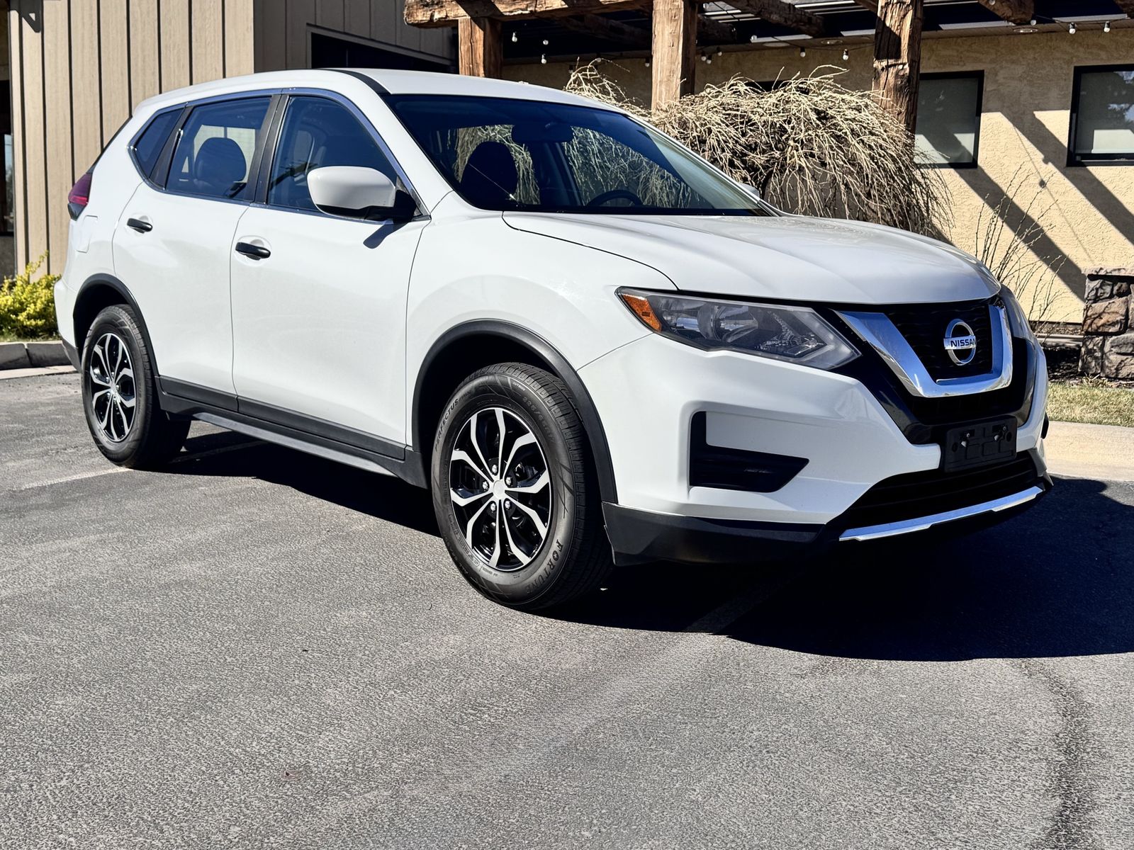 Main image 3