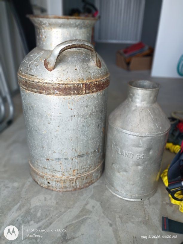 Vintage Galvanized Milk Cans – Large 10-Gal & Rare Embossed Hiland Dairy Can