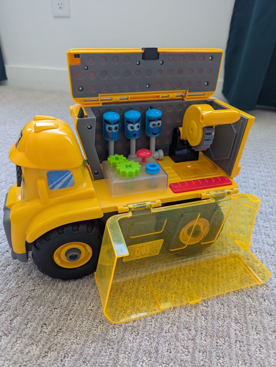 CAT Junior Crew Fix-It Phillip toy truck/construction play set