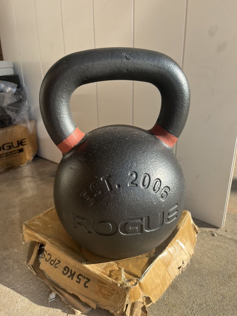 New Rogue Fitness 62 Pound Kettlebell / 28kg