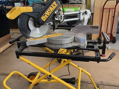 Sliding Compound Miter Saw