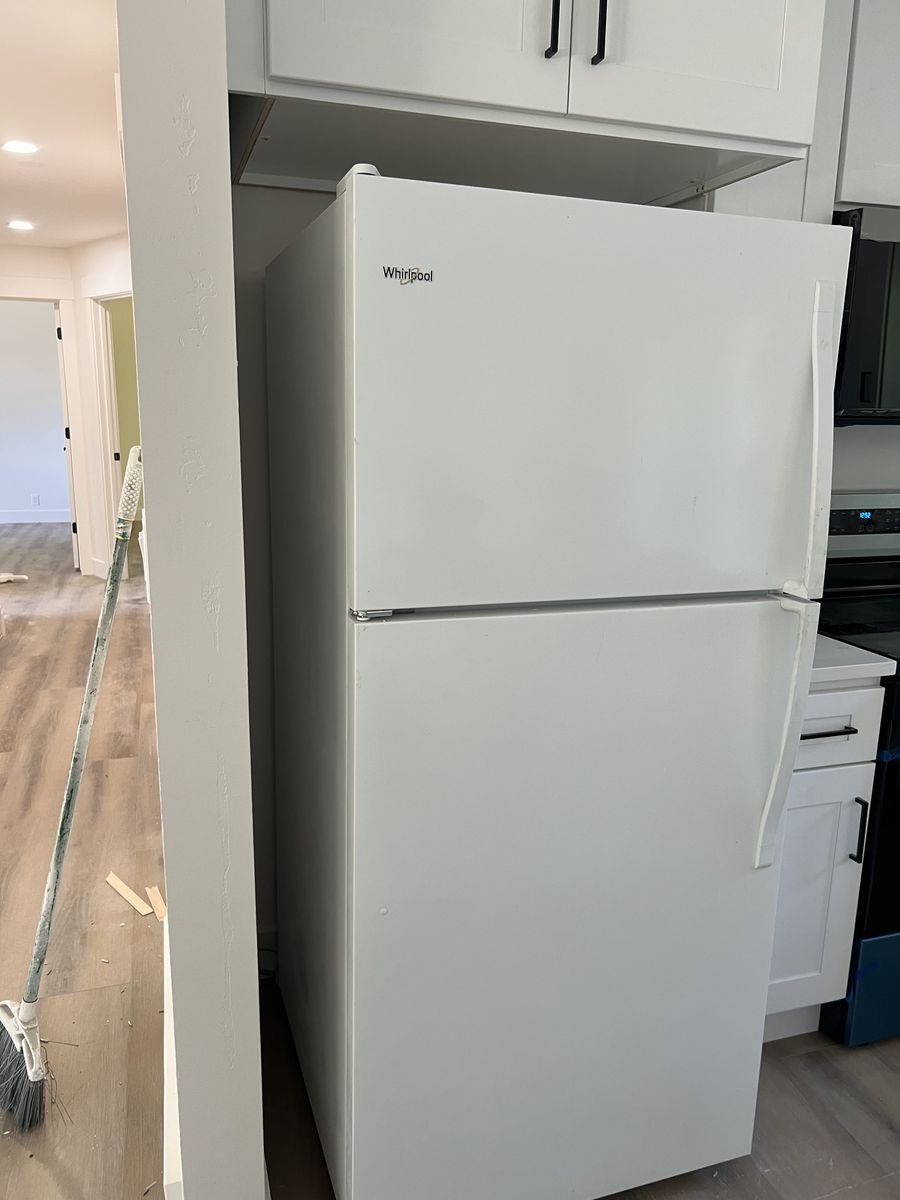 Whirlpool White Top Freezer Refrigerator