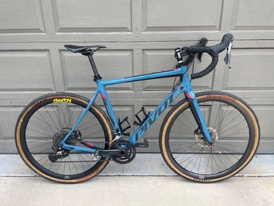 Pivot Vault Carbon w/ Derby/King wheels (56cm)