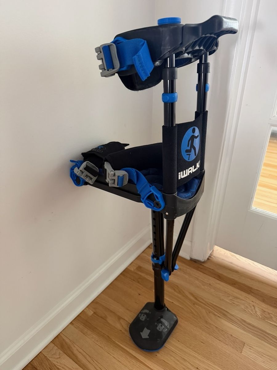 iWalk 3.0 Knee Crutch Hands-Free mobility for foot, ankle recovery