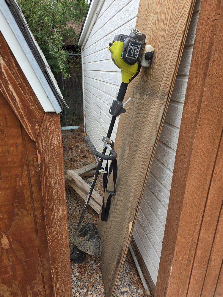 2-stroke Ryobi gas powered edger