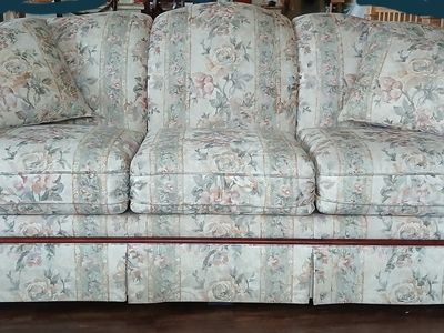 90s Vibe couch & loveseat