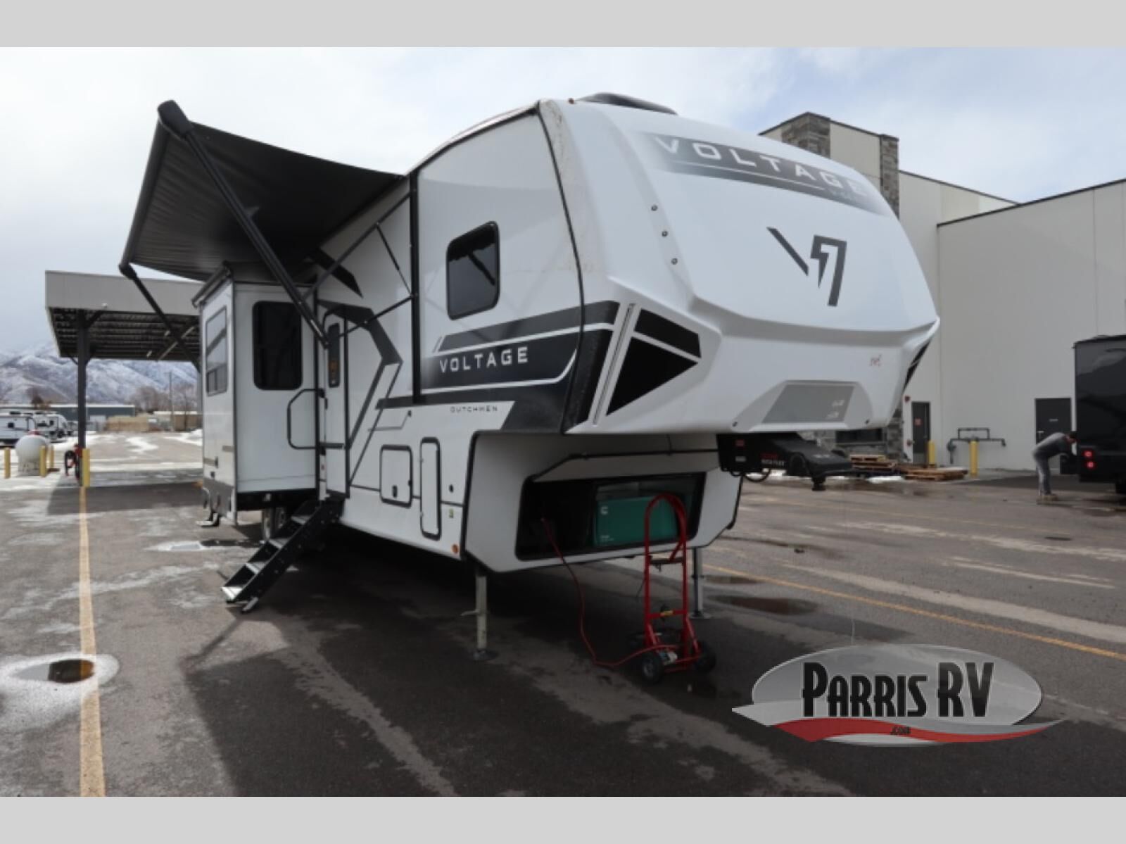 New 2025 Dutchmen RV Voltage V-Series 3500
