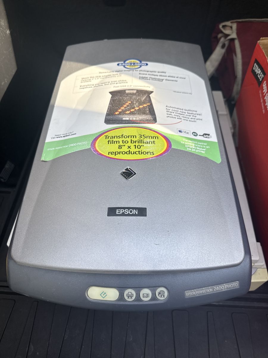 Epson Perfection 2400 Photo Scanner - 35mm Film to 8"x10" Reproductions, Mac & PC Compatible