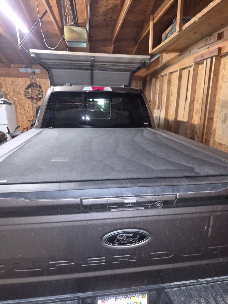 Realtruck Tonneau Cover