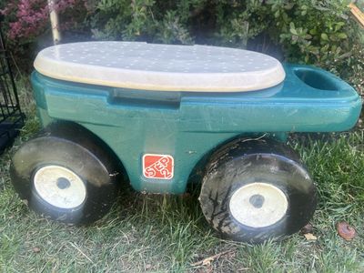 Little Garden Weeder Rollinf Box