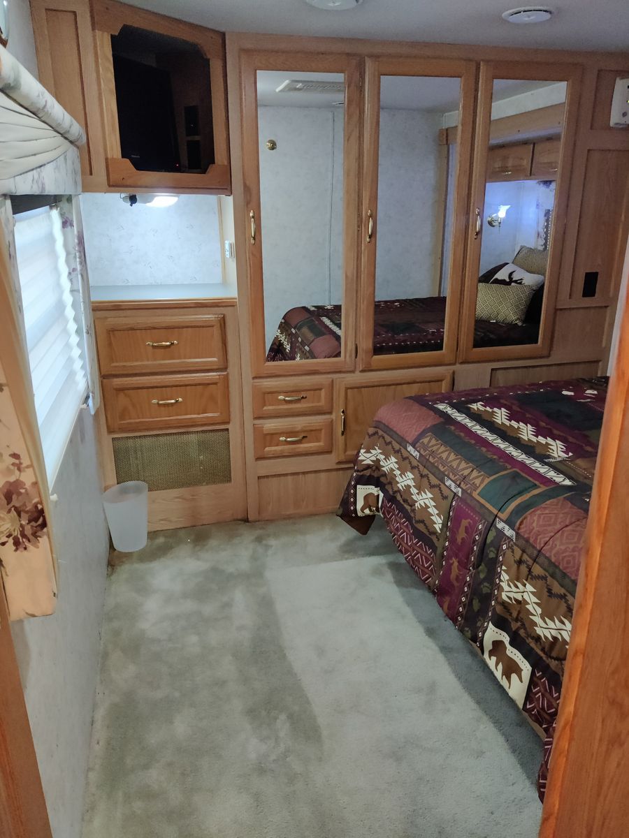 Main image 12