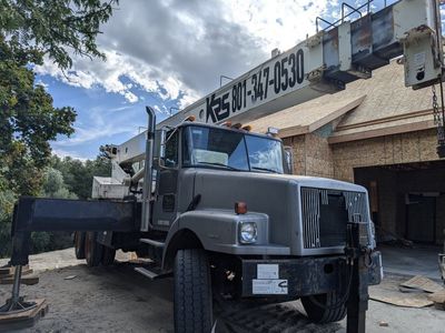 Volvo National Crane 1295 Series Boom Truck