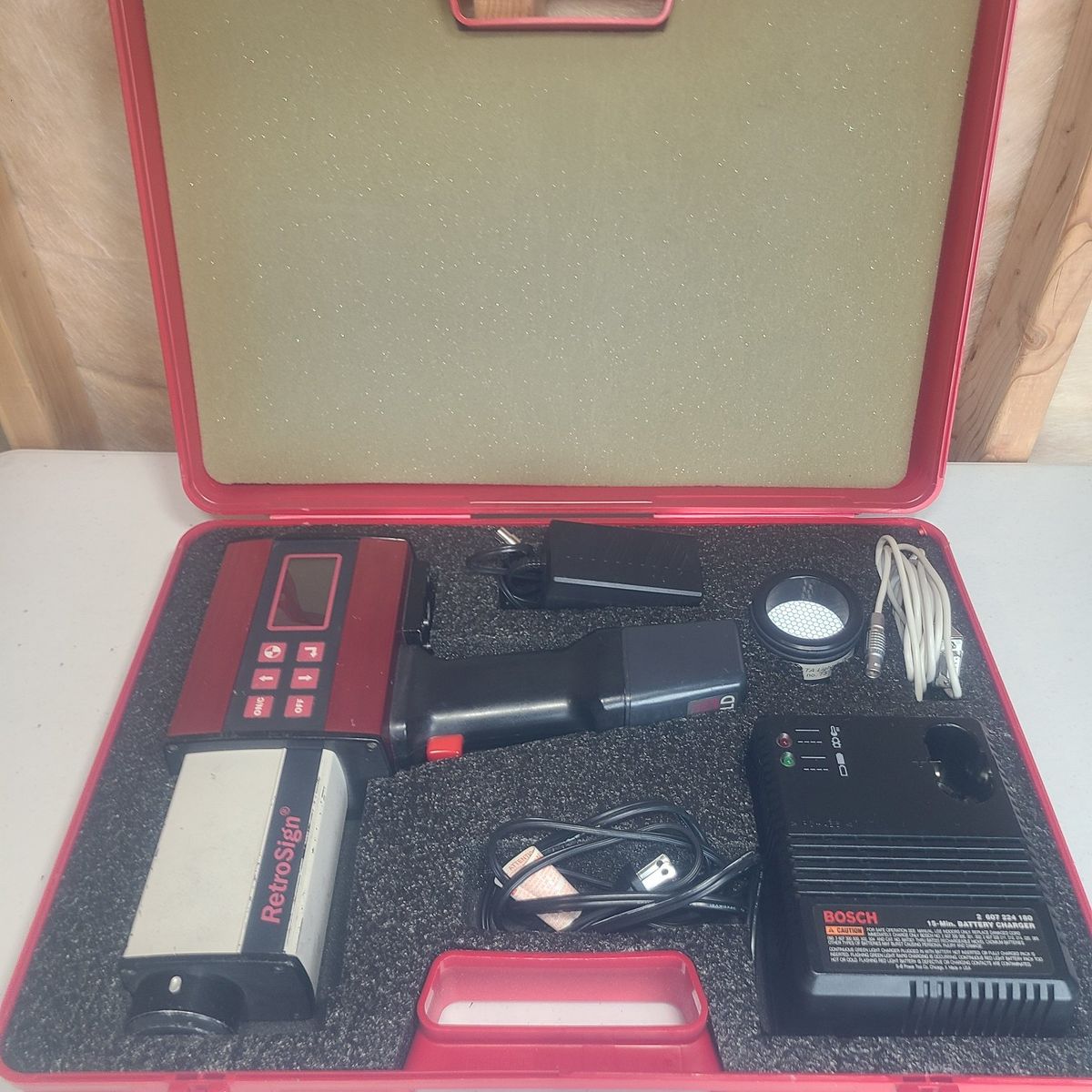 Delta Light Optics RetroSign Retroreflectometer