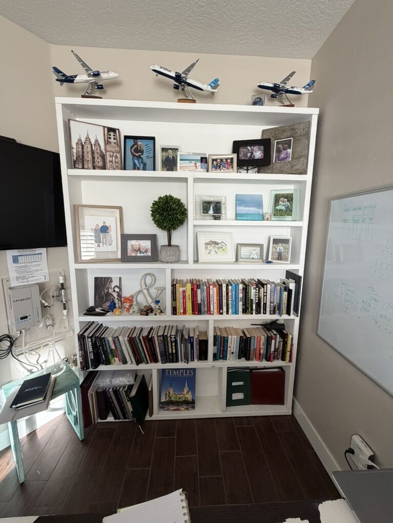 Custom Made Bookshelf – Solid & Spacious