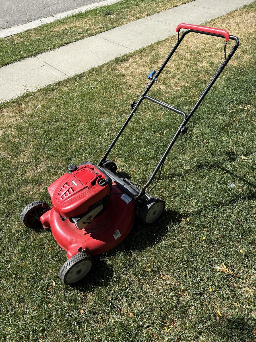 Troy Built Push Lawn Mower- great shape!! Starts easy.