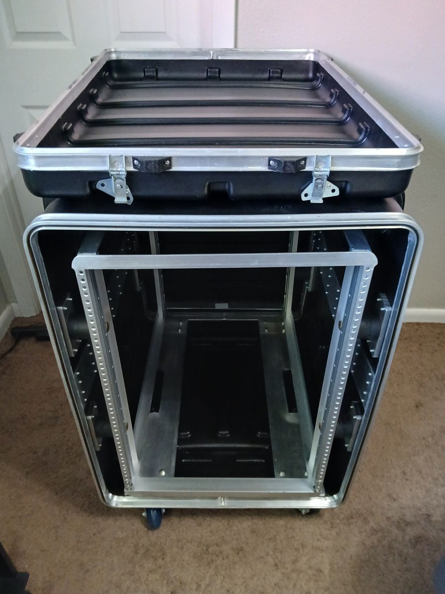 Thermodyne 24 space double-depth rolling case