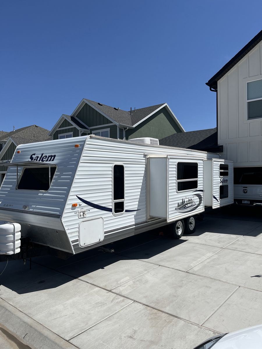 2007 Forest River Salem Travel Trailer – Double Sl