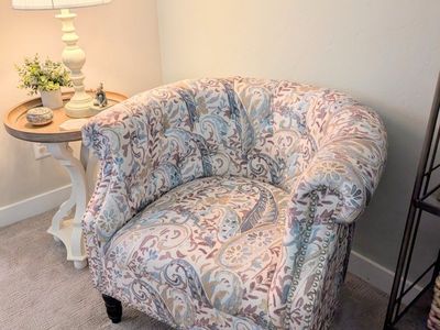 Adorable Accent Chairs