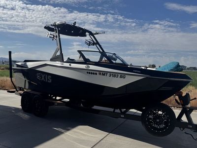 2024 Axis T235 Wake/Surf Boat - Black & White, Excellent Condition with Trailer