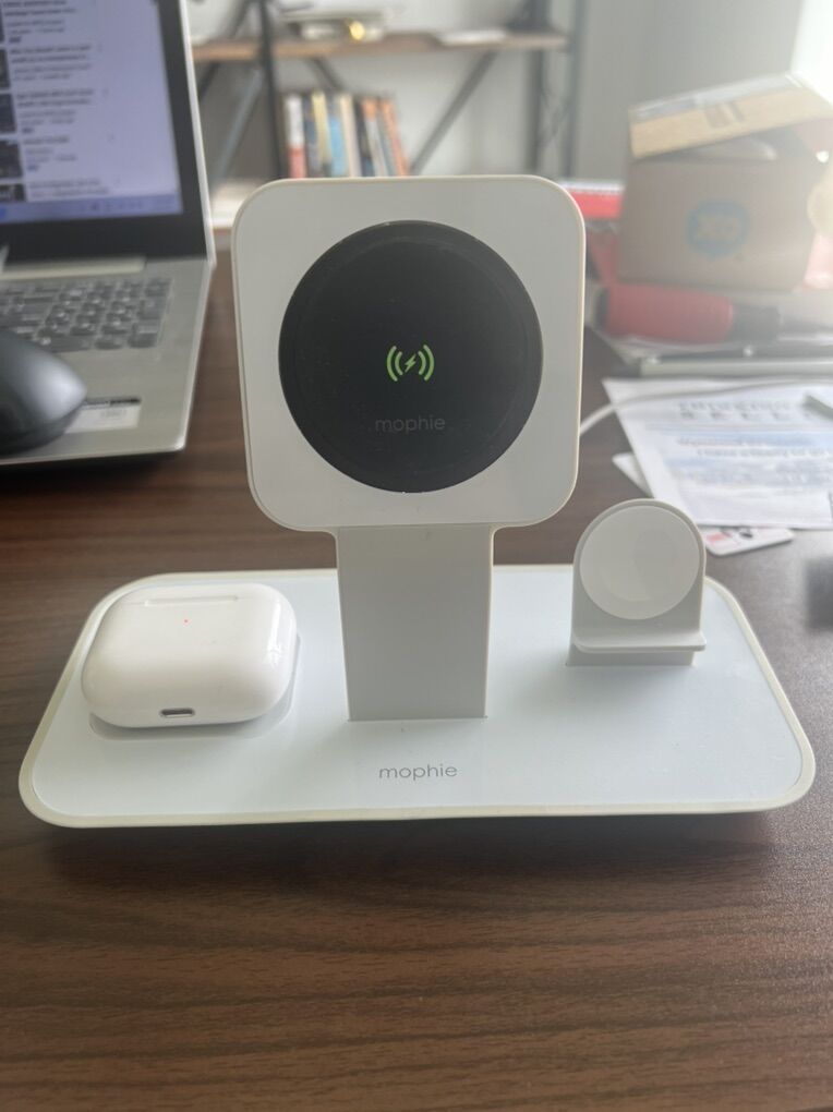Mophie Magnetic Wireless Charger 3 In 1