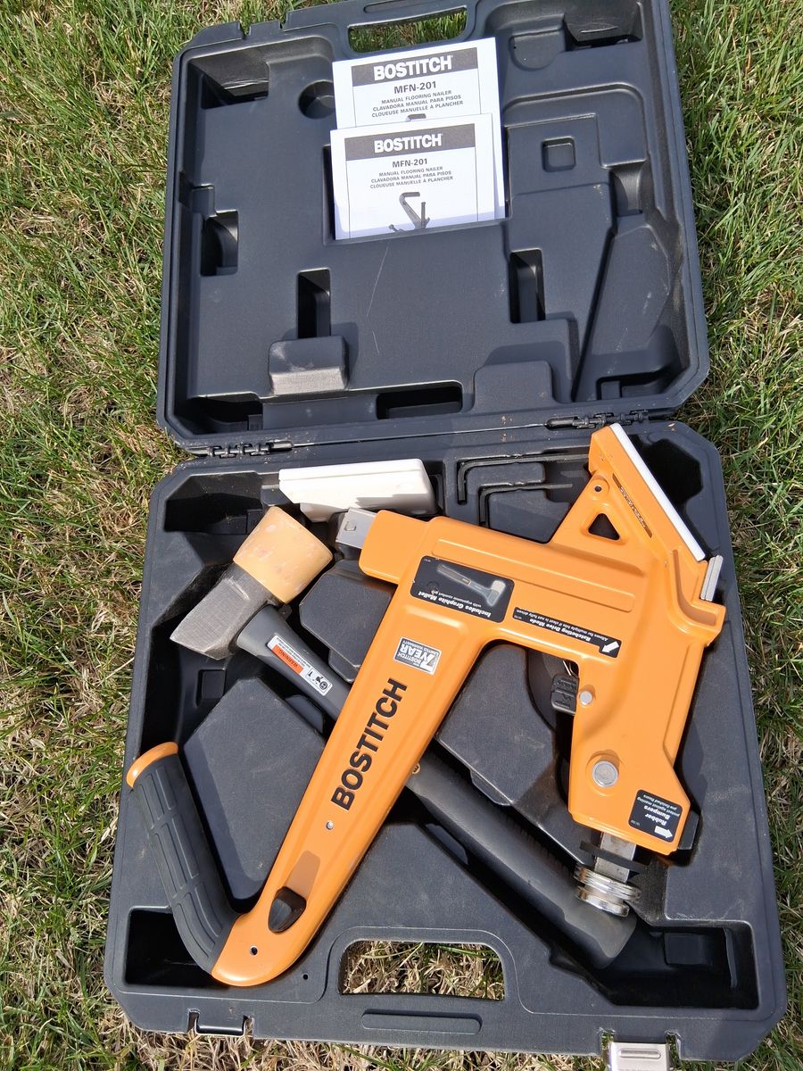 Bostitch MFN-201 Manual Hardwood Flooring Nailer kit