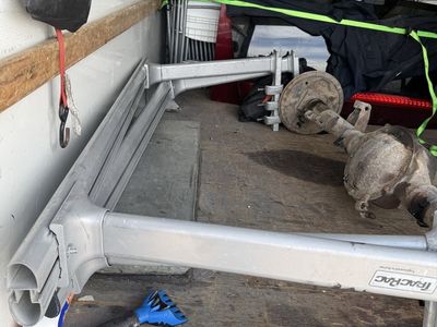 RACK OVERHEAD RACK TRUCK